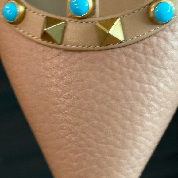 Valentino Rockstud heels beige with gold and turquoise colored studs EUC/RARE - Picture 5 of 13